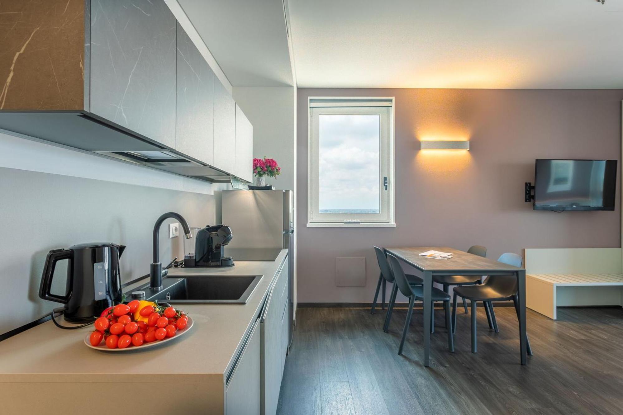 Htm Venice Suite By Halldis Местре Екстер'єр фото
