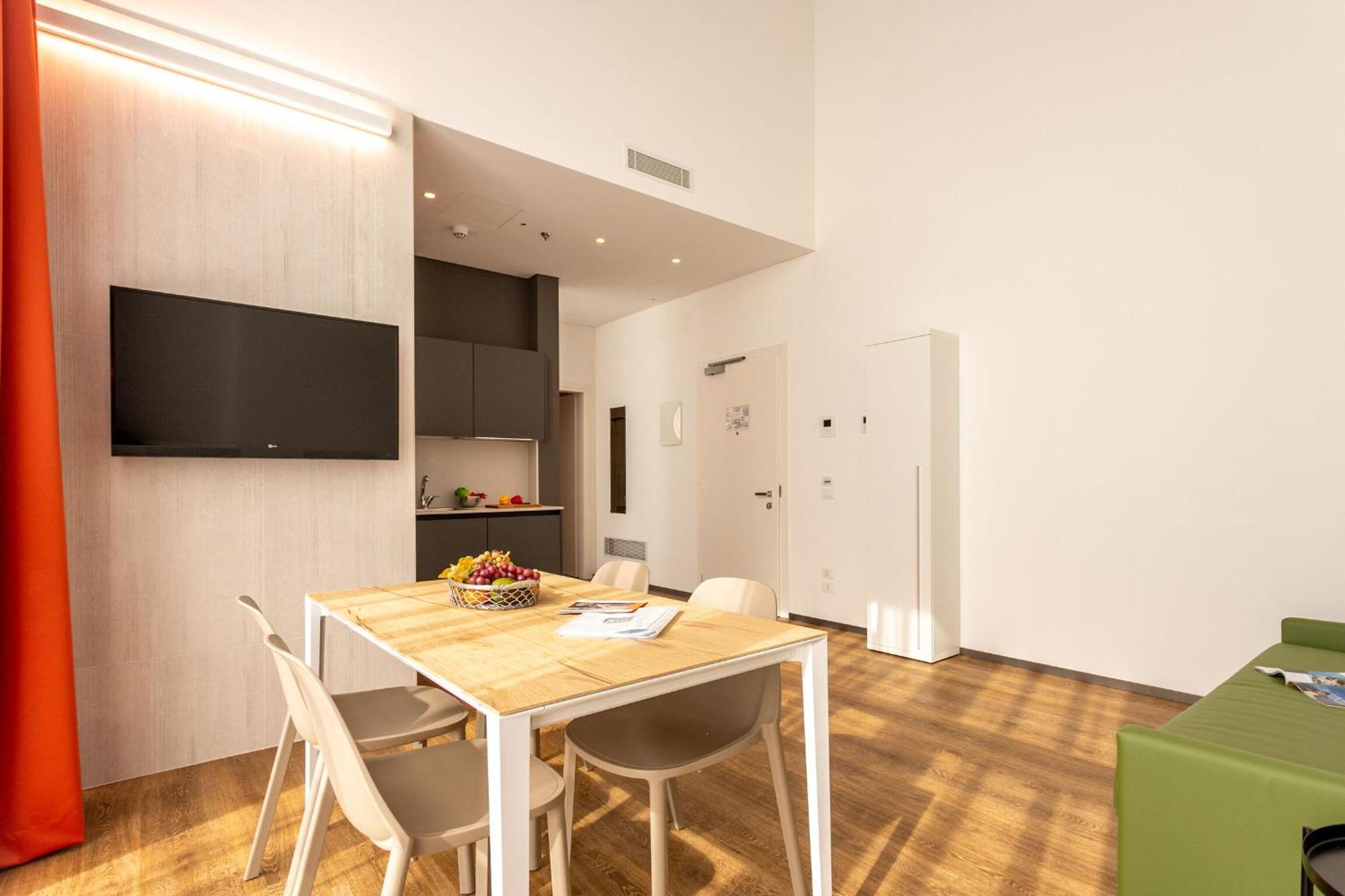 Htm Venice Suite By Halldis Местре Екстер'єр фото