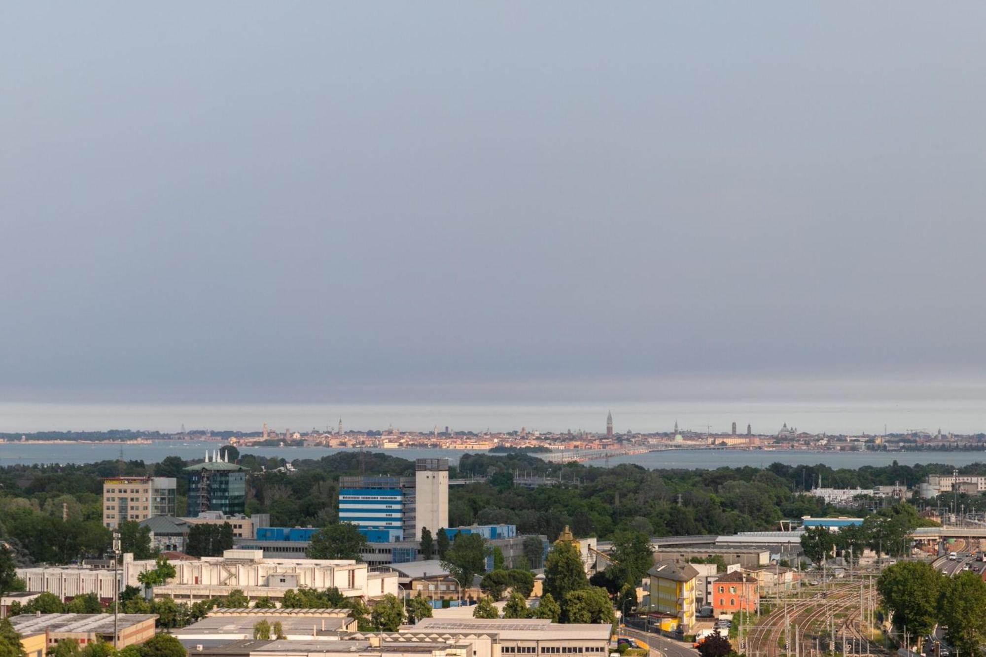 Htm Venice Suite By Halldis Местре Екстер'єр фото